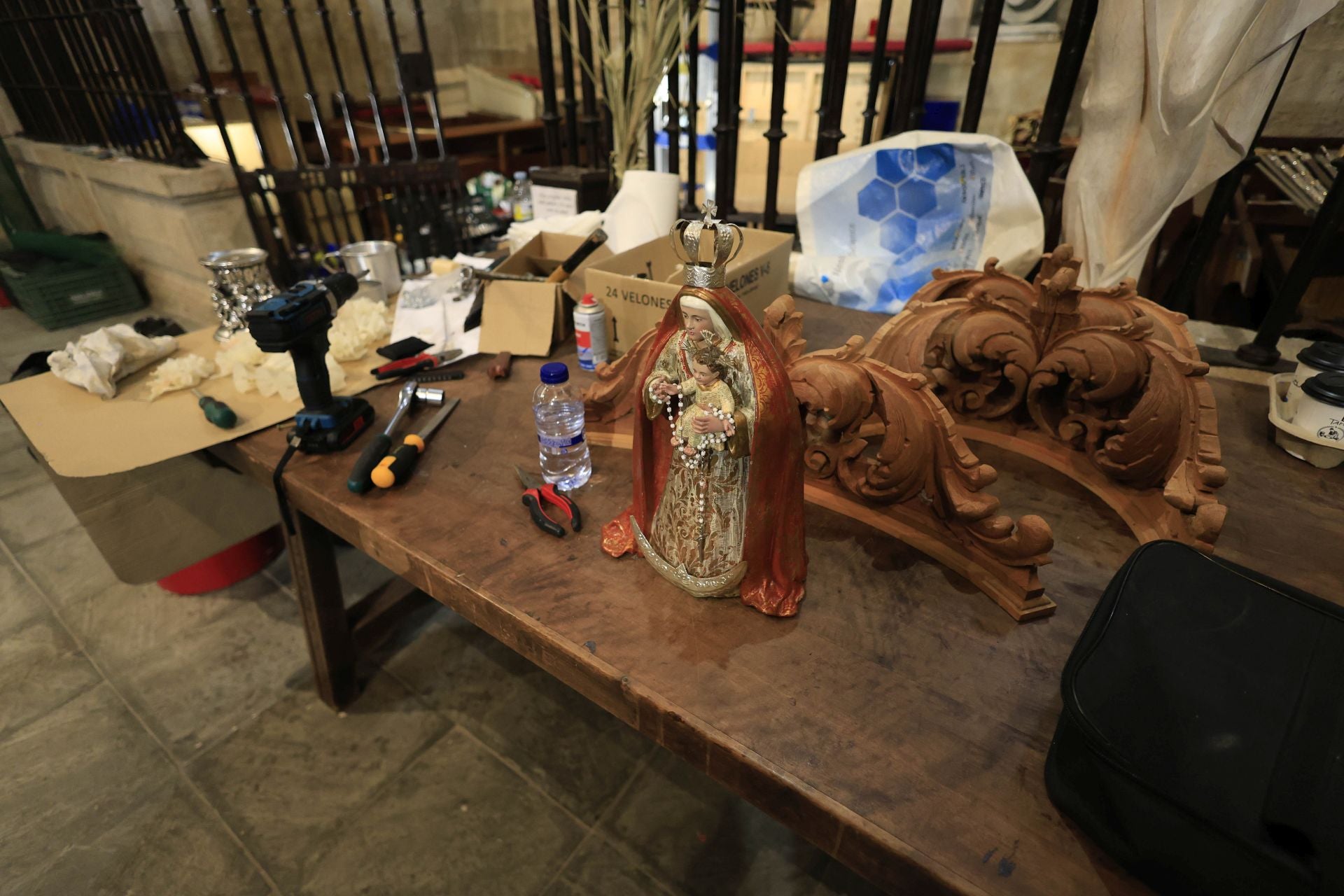 Las imágenes del montaje de los pasos de Semana Santa en Salamanca