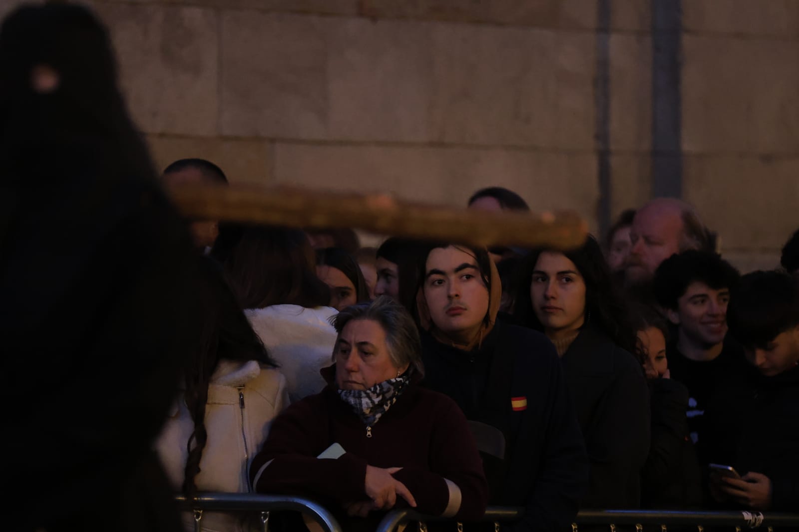 La Hermandad Universitaria recorre el centro de Salamanca en el Martes Santo