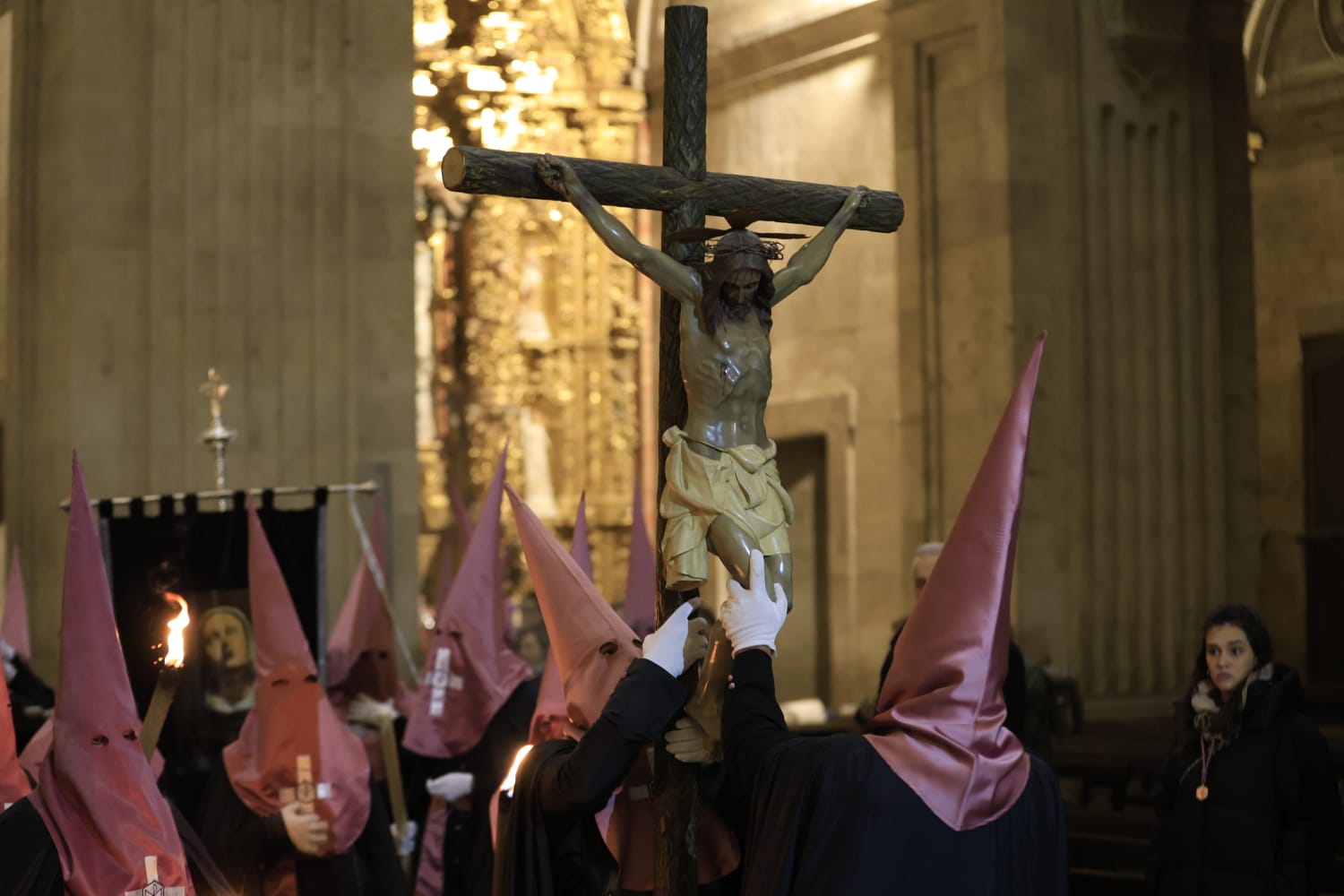 Jesús Flagelado recorre una Salamanca aterida por el frío