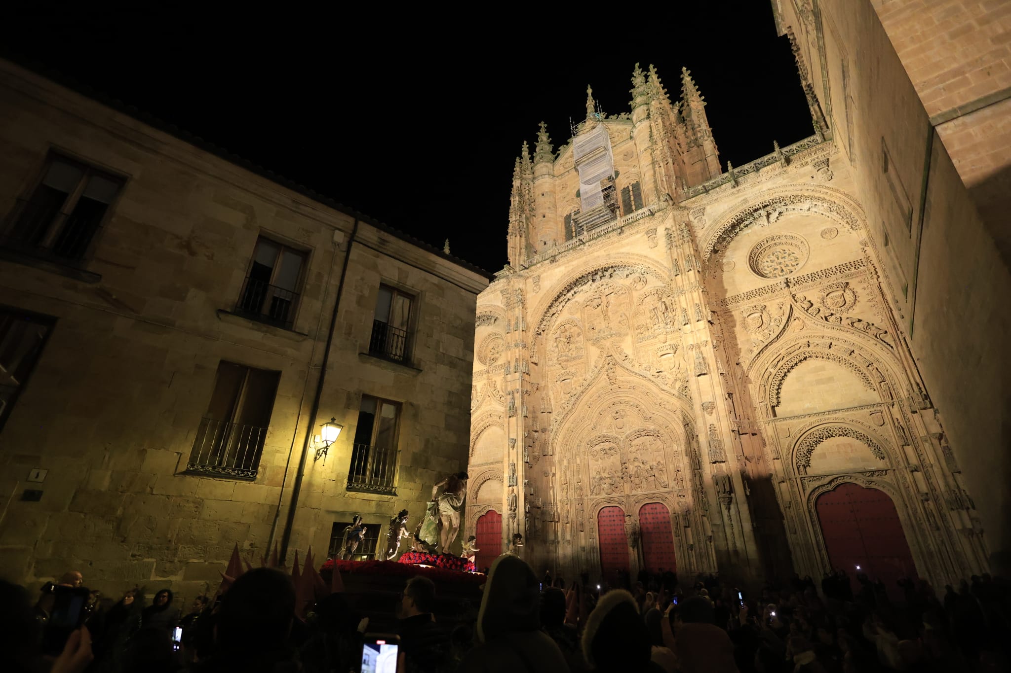 Jesús Flagelado recorre una Salamanca aterida por el frío