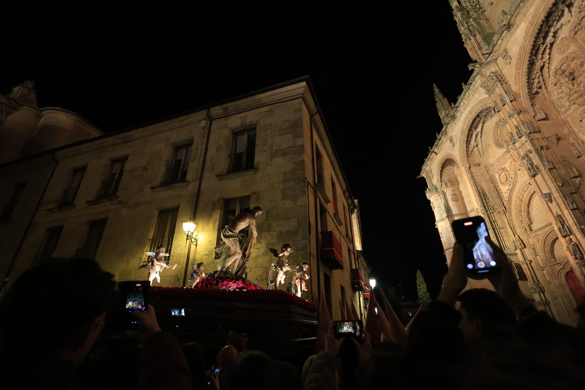 Jesús Flagelado recorre una Salamanca aterida por el frío