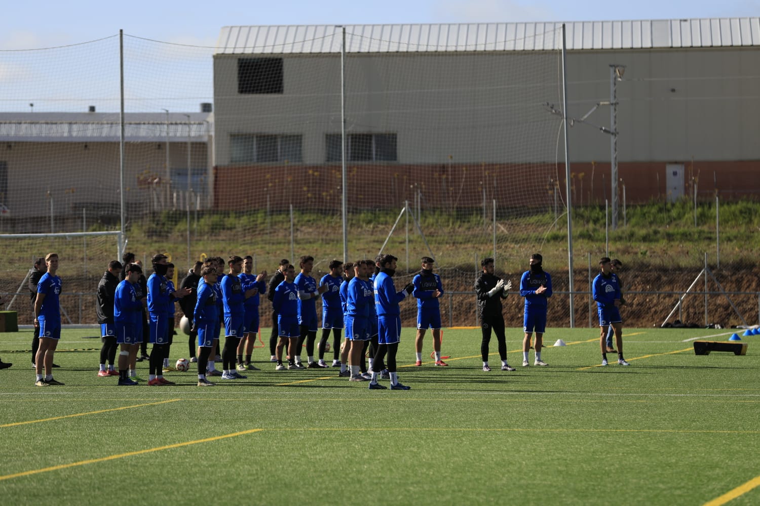Primer equipo y afición comparten fuerzas antes del Unionistas-Arenteiro