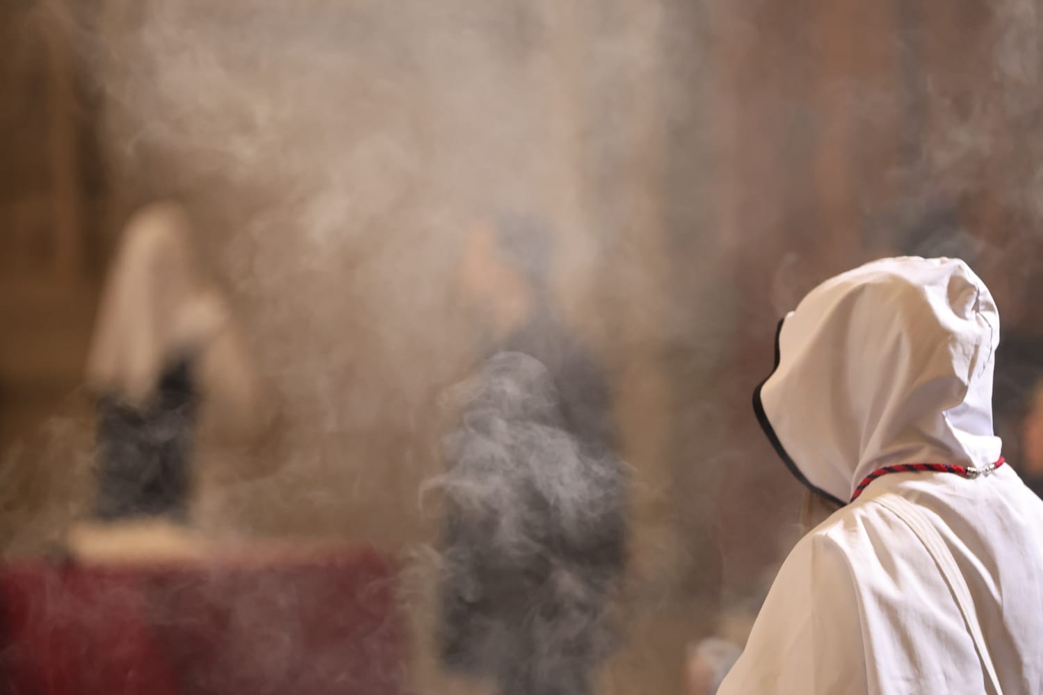 La lluvia respeta el Jueves Santo de Salamanca con el Vía Crucis desde la Catedral