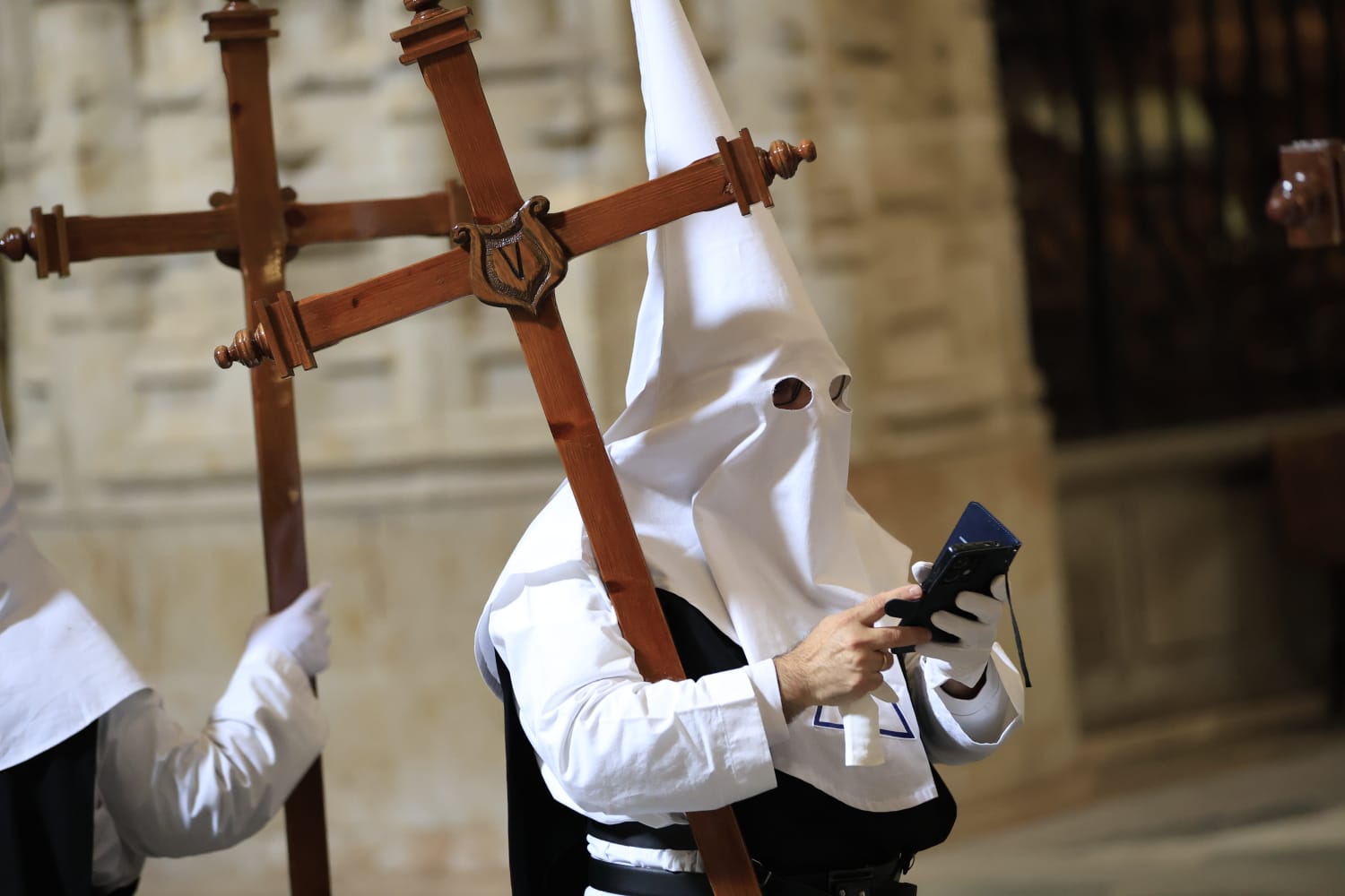 La lluvia respeta el Jueves Santo de Salamanca con el Vía Crucis desde la Catedral