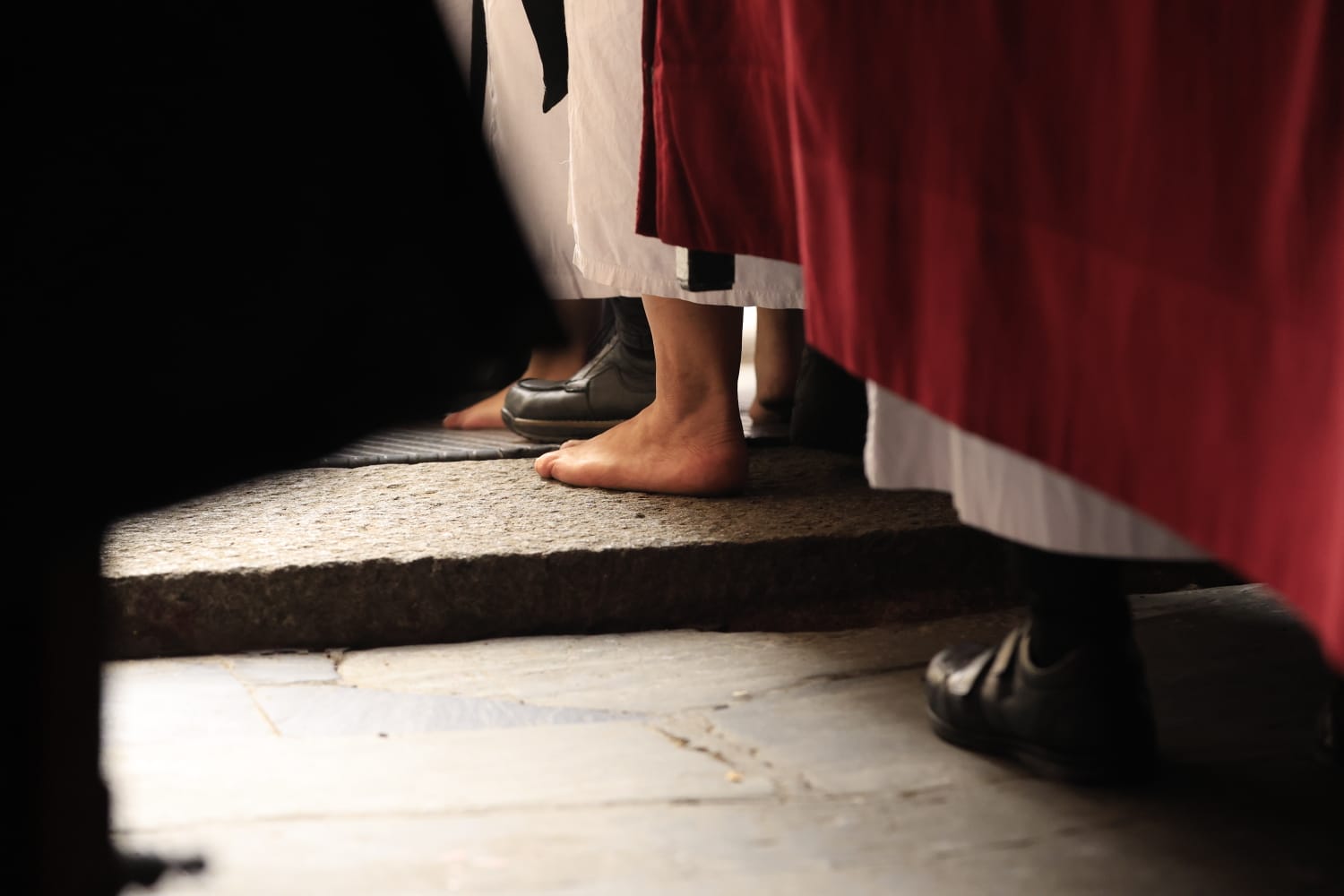 La lluvia respeta el Jueves Santo de Salamanca con el Vía Crucis desde la Catedral
