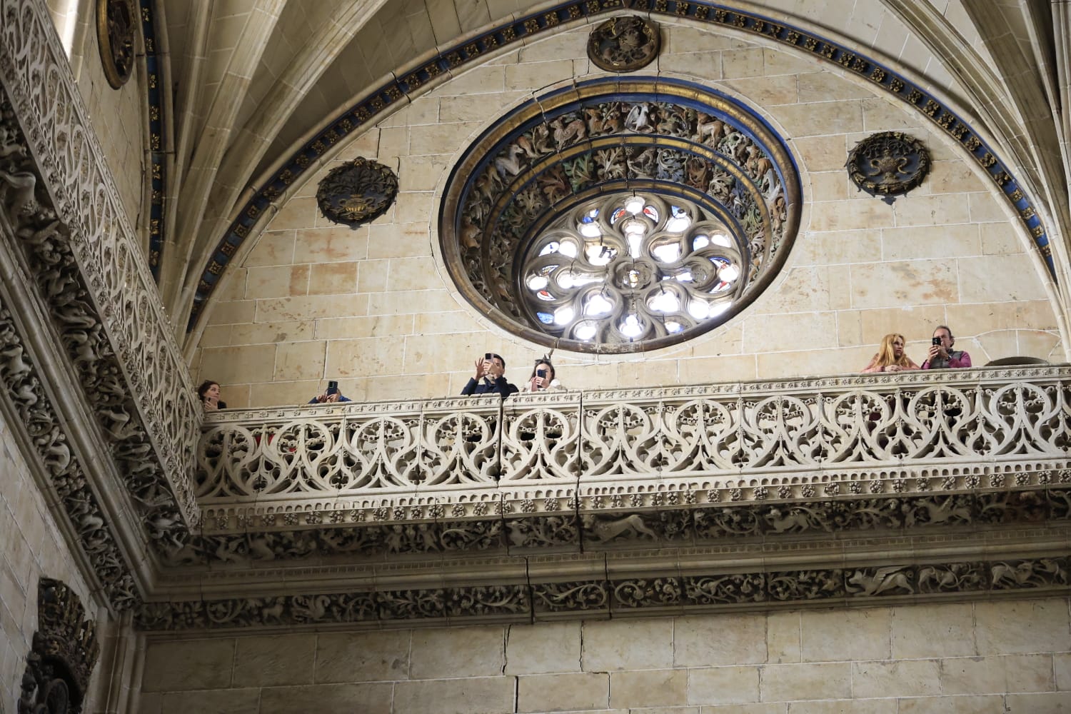 La lluvia respeta el Jueves Santo de Salamanca con el Vía Crucis desde la Catedral