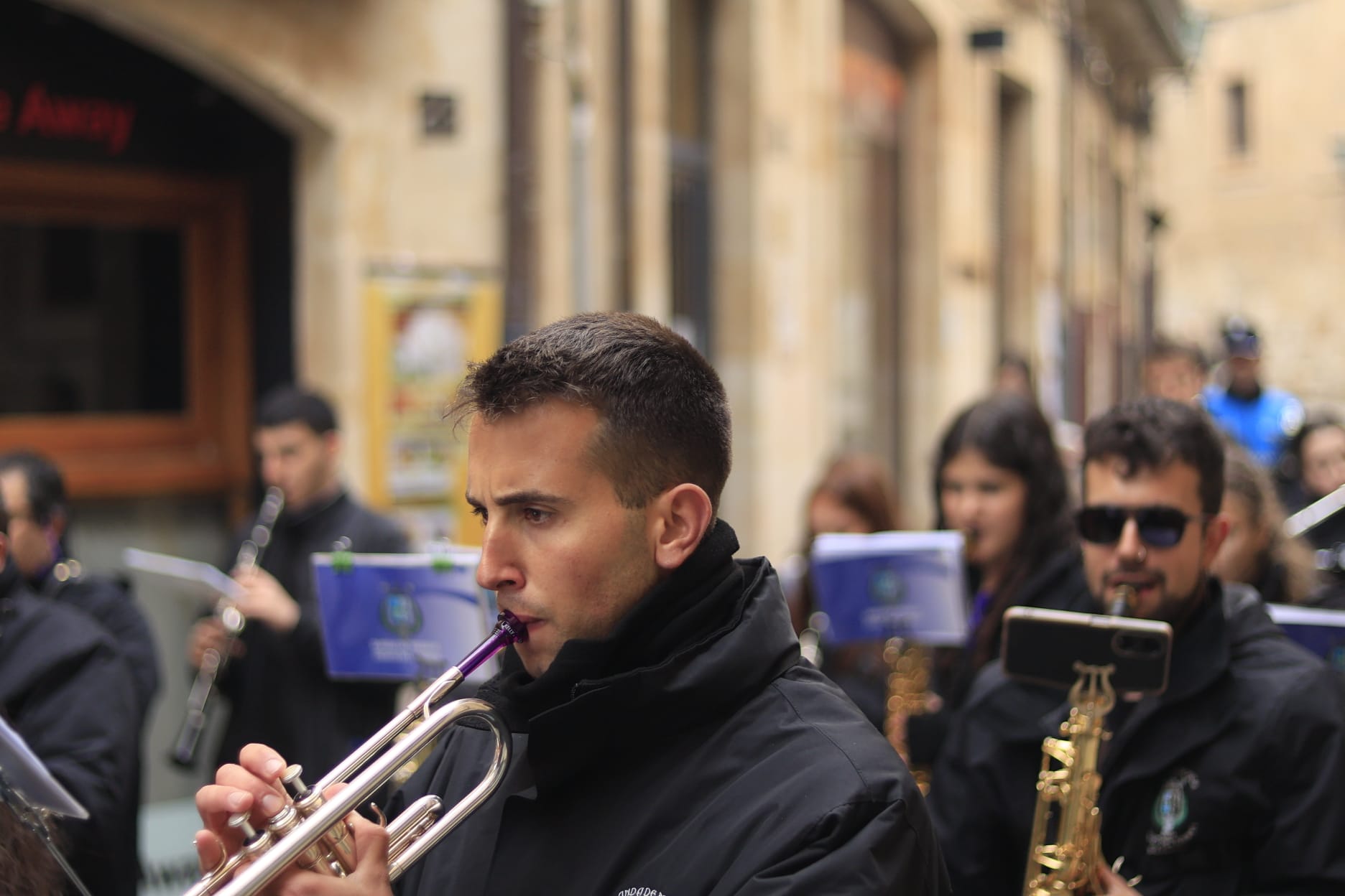 La Hermandad Dominicana recorre Salamanca bajo una madrugada serena
