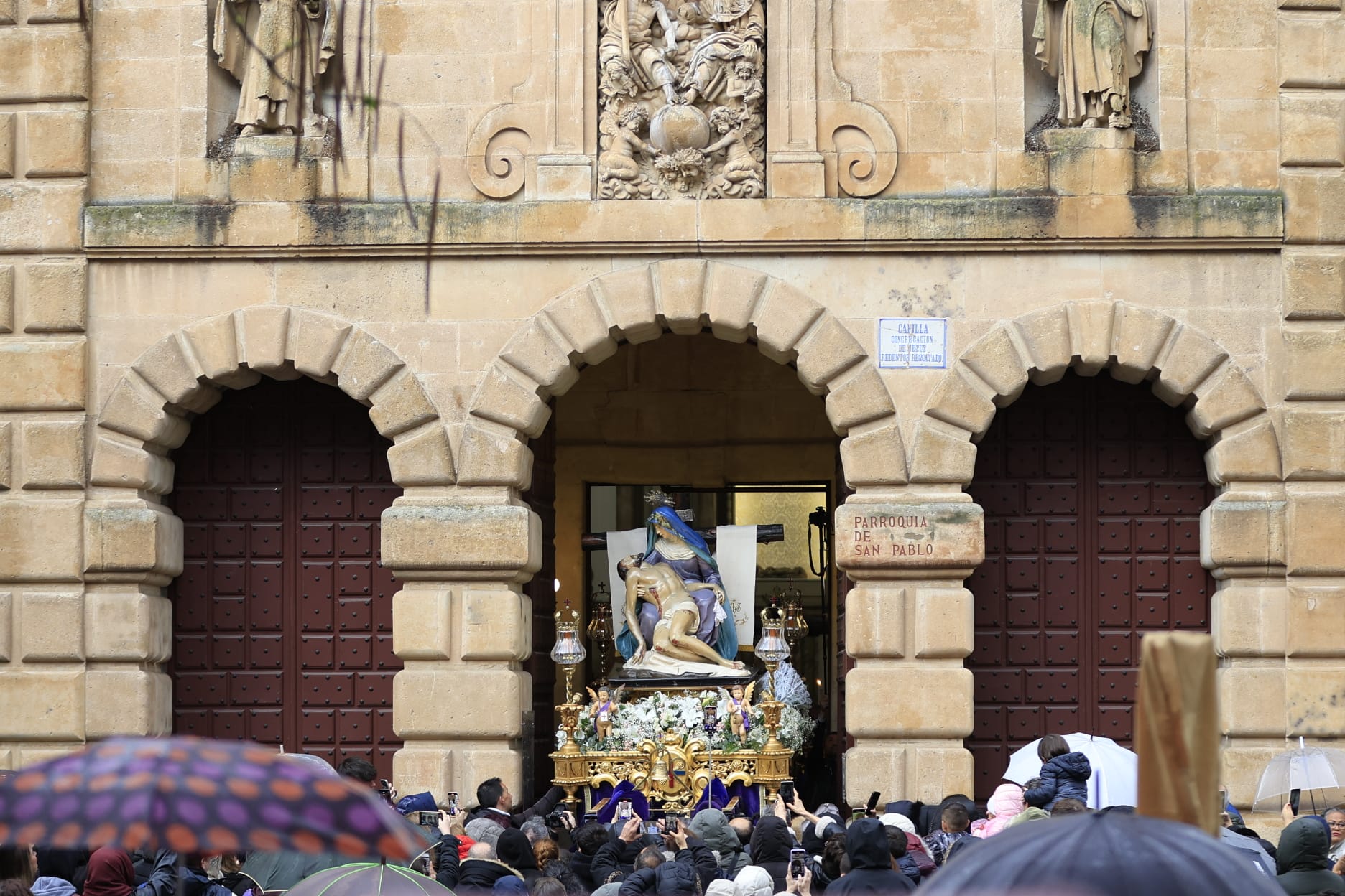El cielo se impone al Viernes Santo: suspendidas todas las procesiones de la tarde en Salamanca