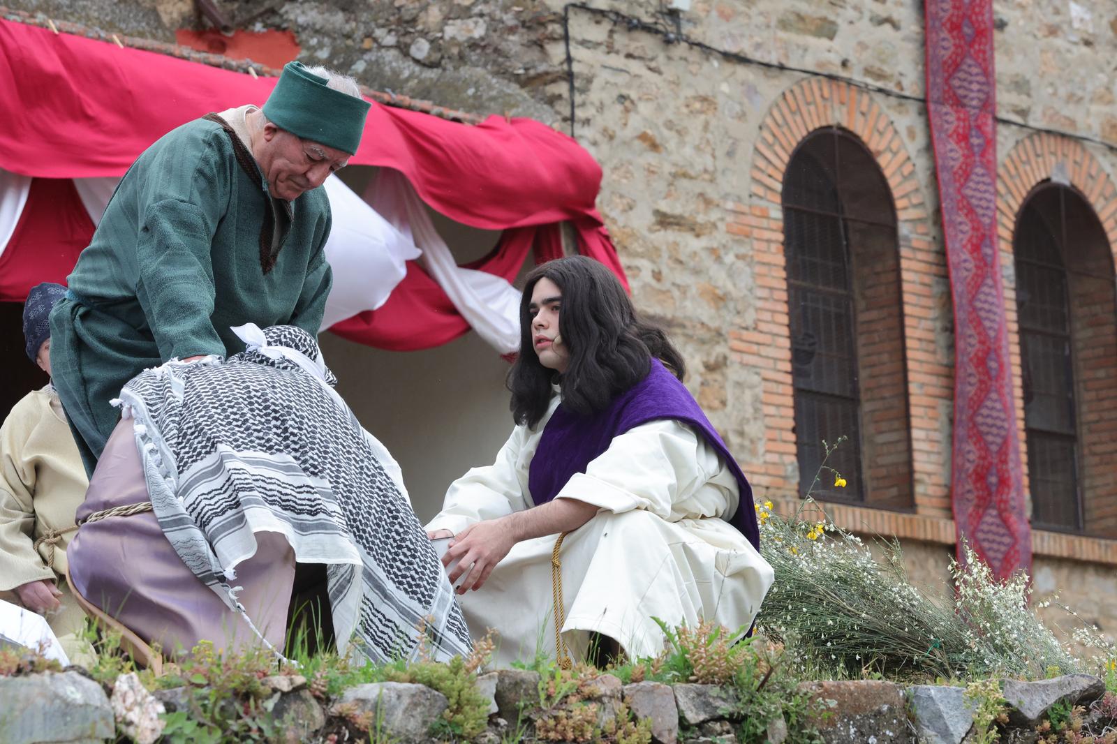 Serradilla del Arroyo representa su tradicional Pasión Viviente