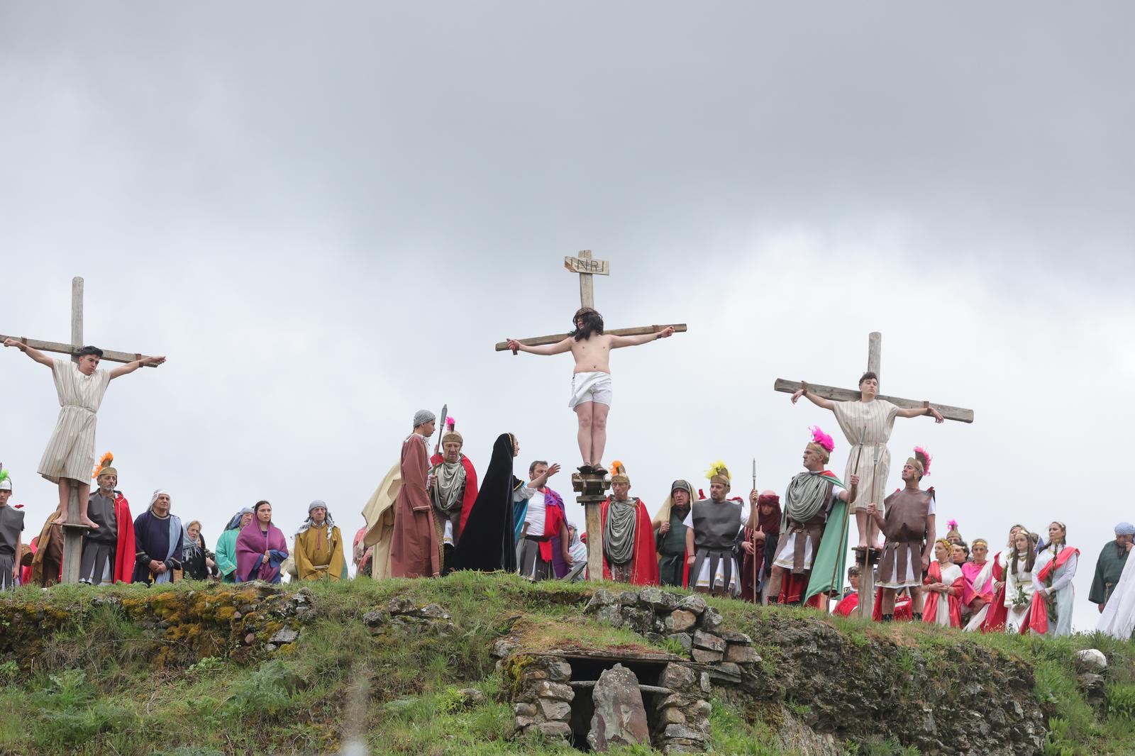 Serradilla del Arroyo representa su tradicional Pasión Viviente