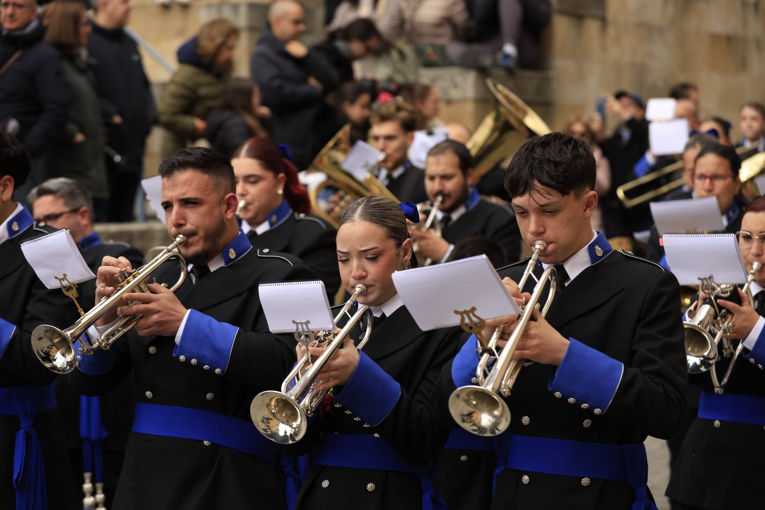 El Encuentro de Resurrección pone un solemne broche final a la Semana Santa salmantina
