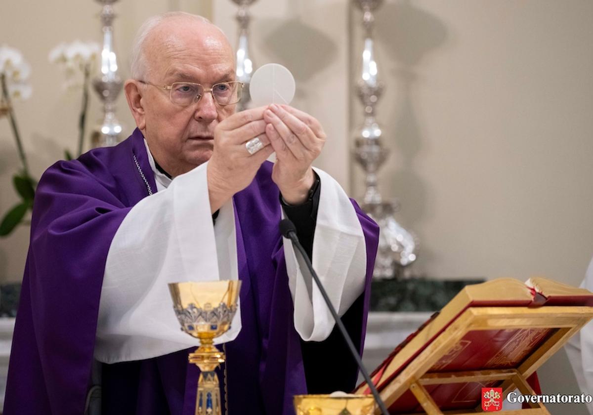 El cardenal de Salamanca que no podrá elegir al nuevo Papa por dos meses