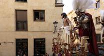 2. «Si se moja Jesús, nos mojamos todos»
