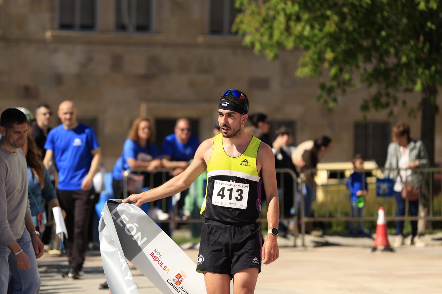 La Carrera y marcha por el Día de Castilla y León de Salamanca, en imágenes