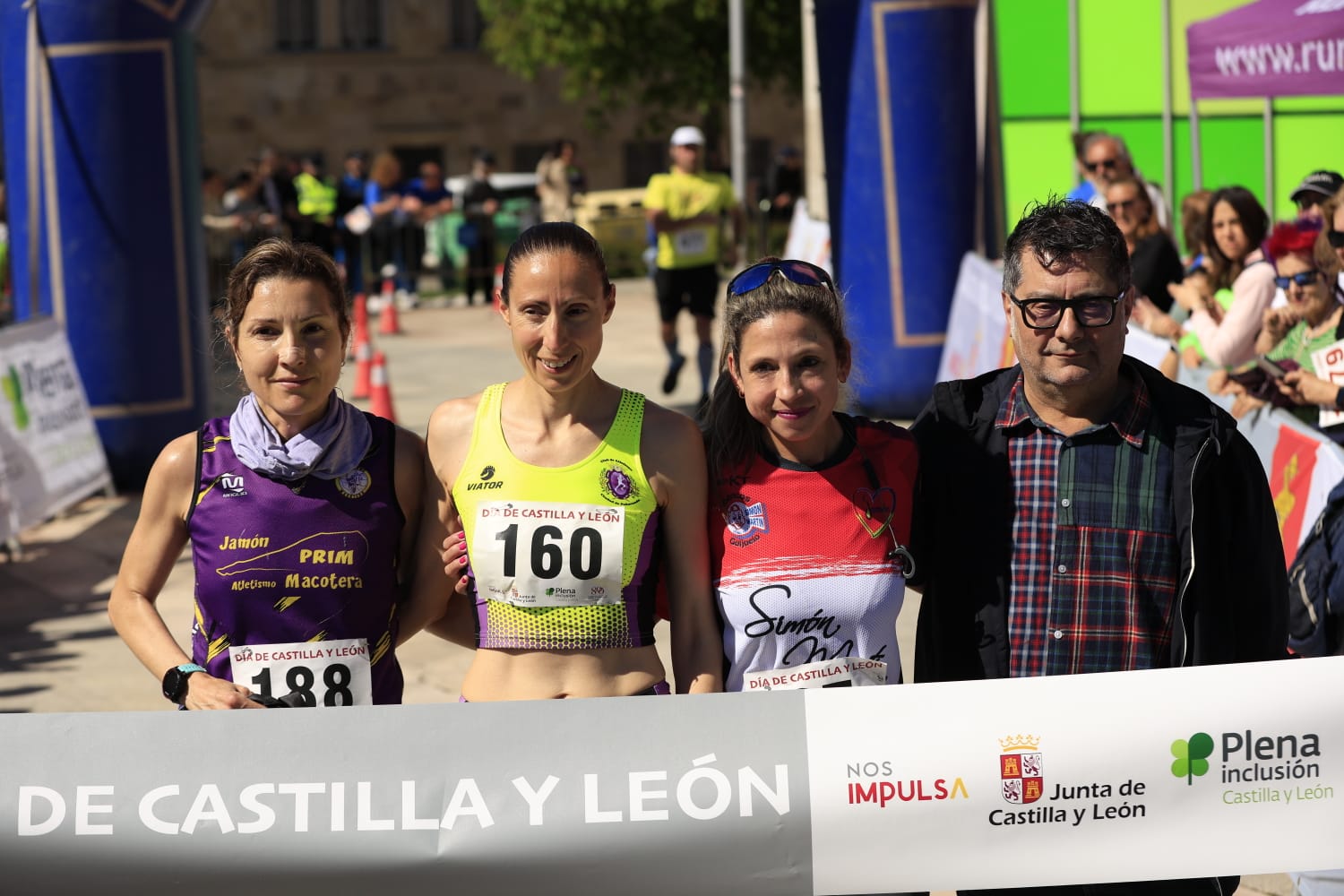 La Carrera y marcha por el Día de Castilla y León de Salamanca, en imágenes