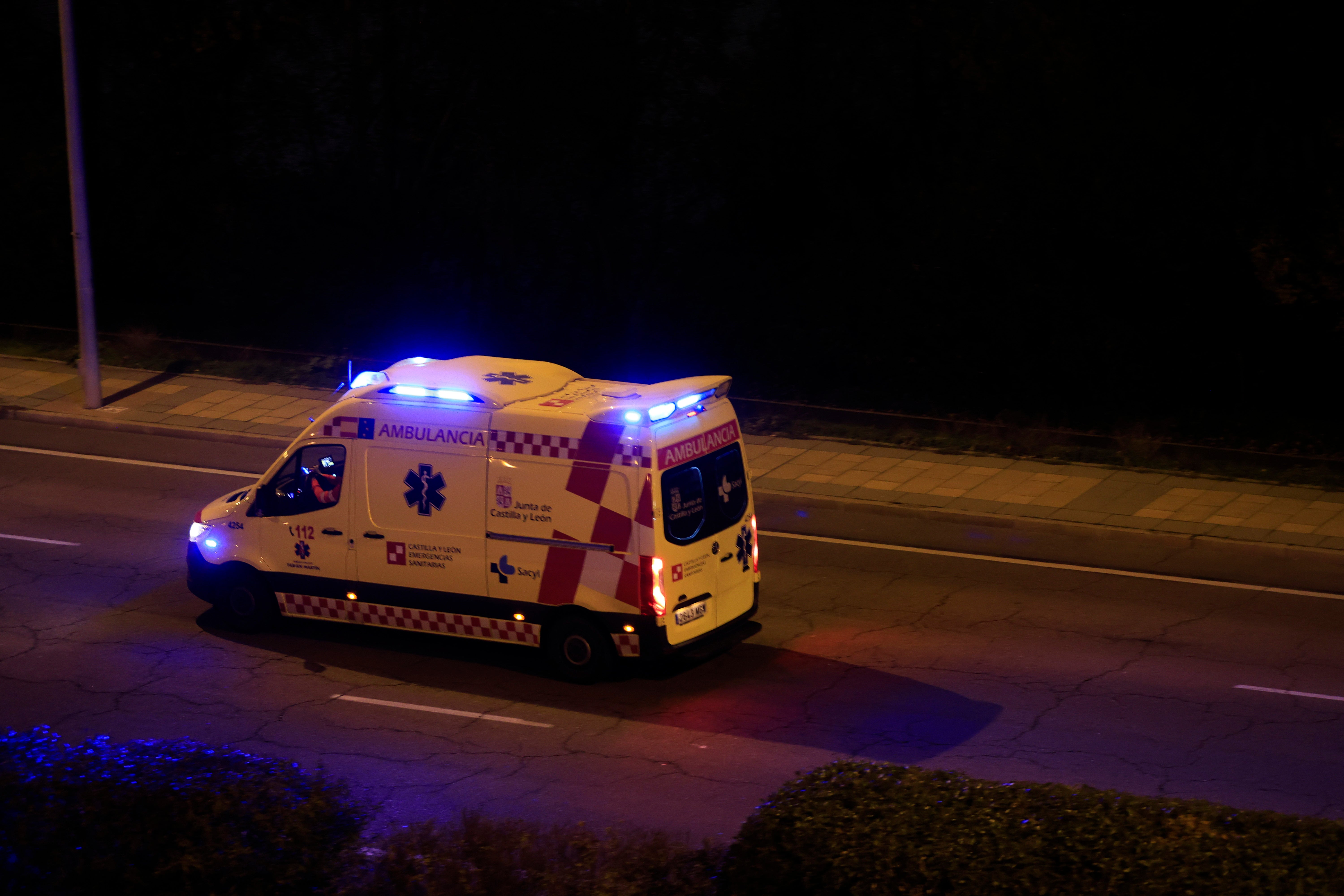 Al hospital un varón de 16 años tras el choque entre un vehículo y un patinete en Salamanca