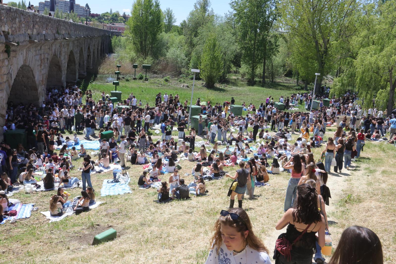 Las imágenes de un Lunes de Aguas para el recuerdo con un apagón nacional