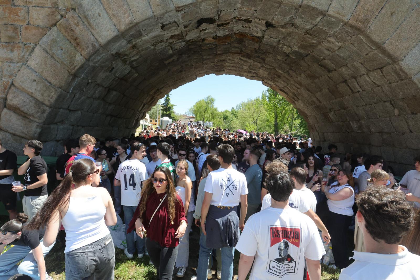 Las imágenes de un Lunes de Aguas para el recuerdo con un apagón nacional