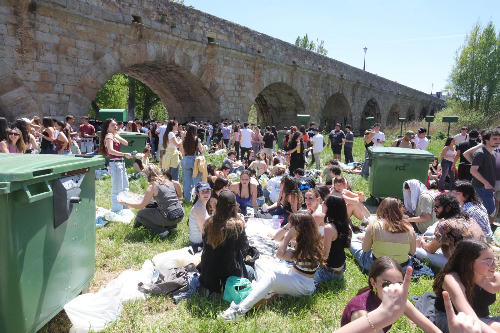 Las imágenes de un Lunes de Aguas para el recuerdo con un apagón nacional