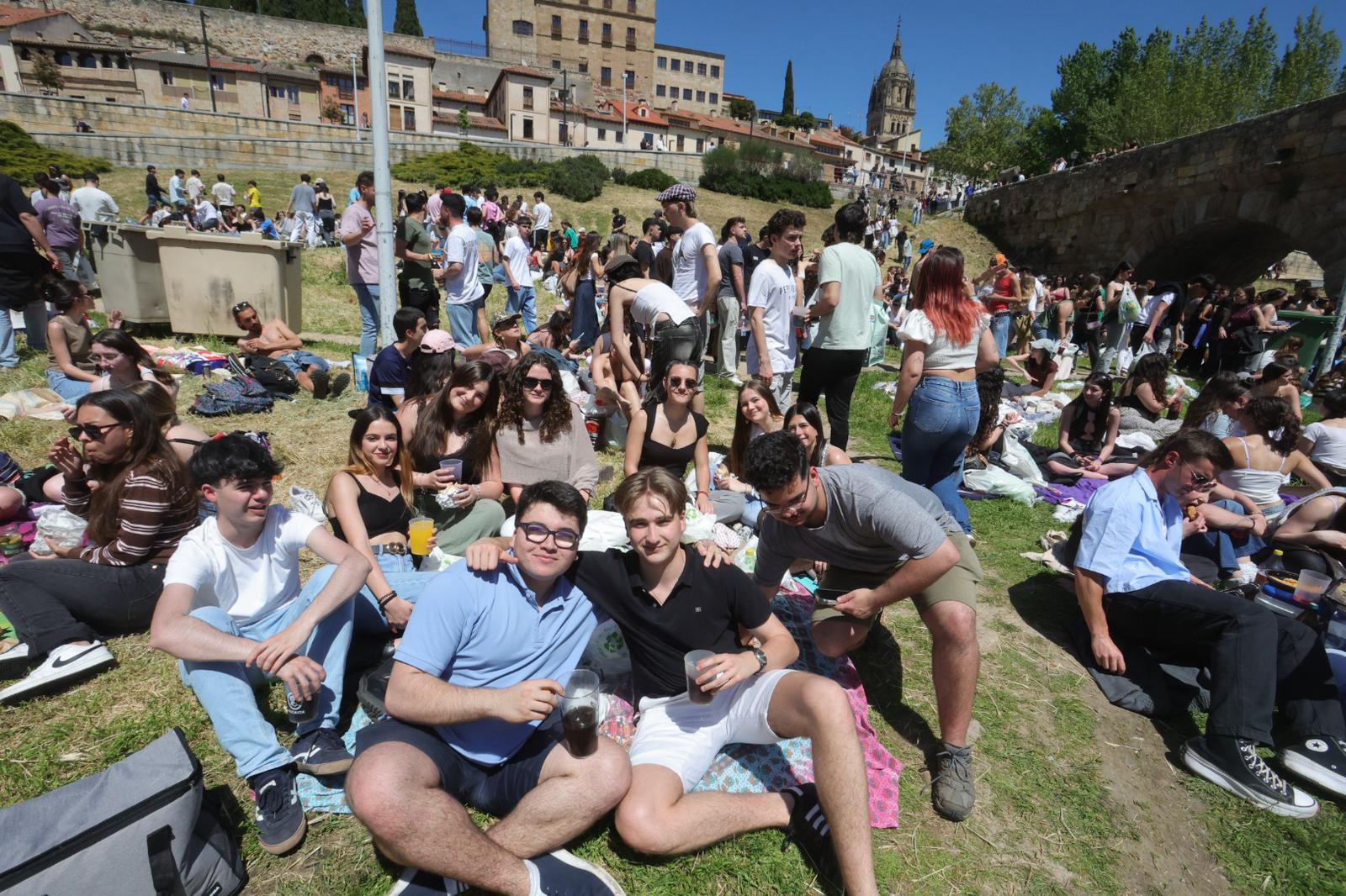 Las imágenes de un Lunes de Aguas para el recuerdo con un apagón nacional