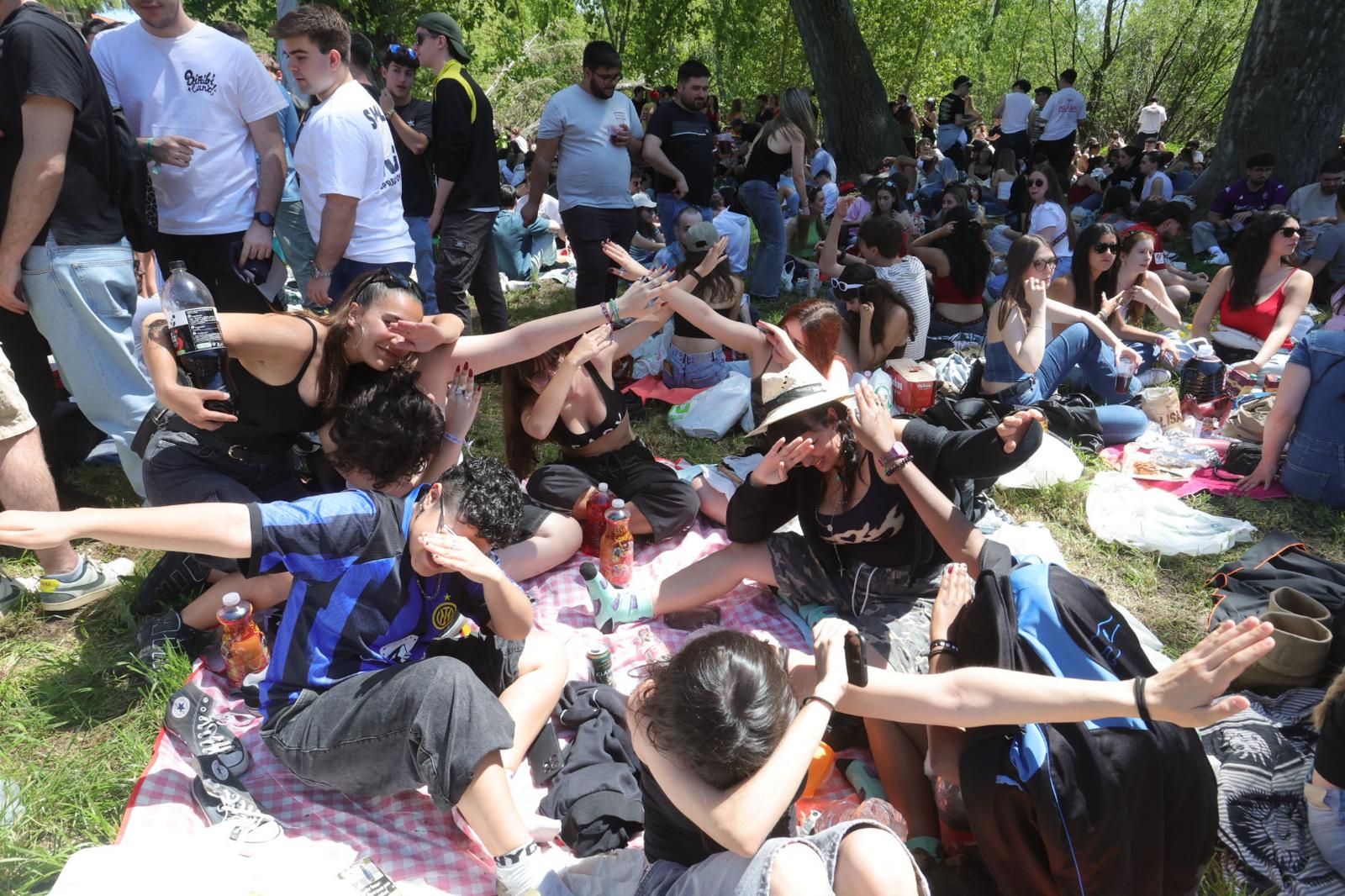 Las imágenes de un Lunes de Aguas para el recuerdo con un apagón nacional