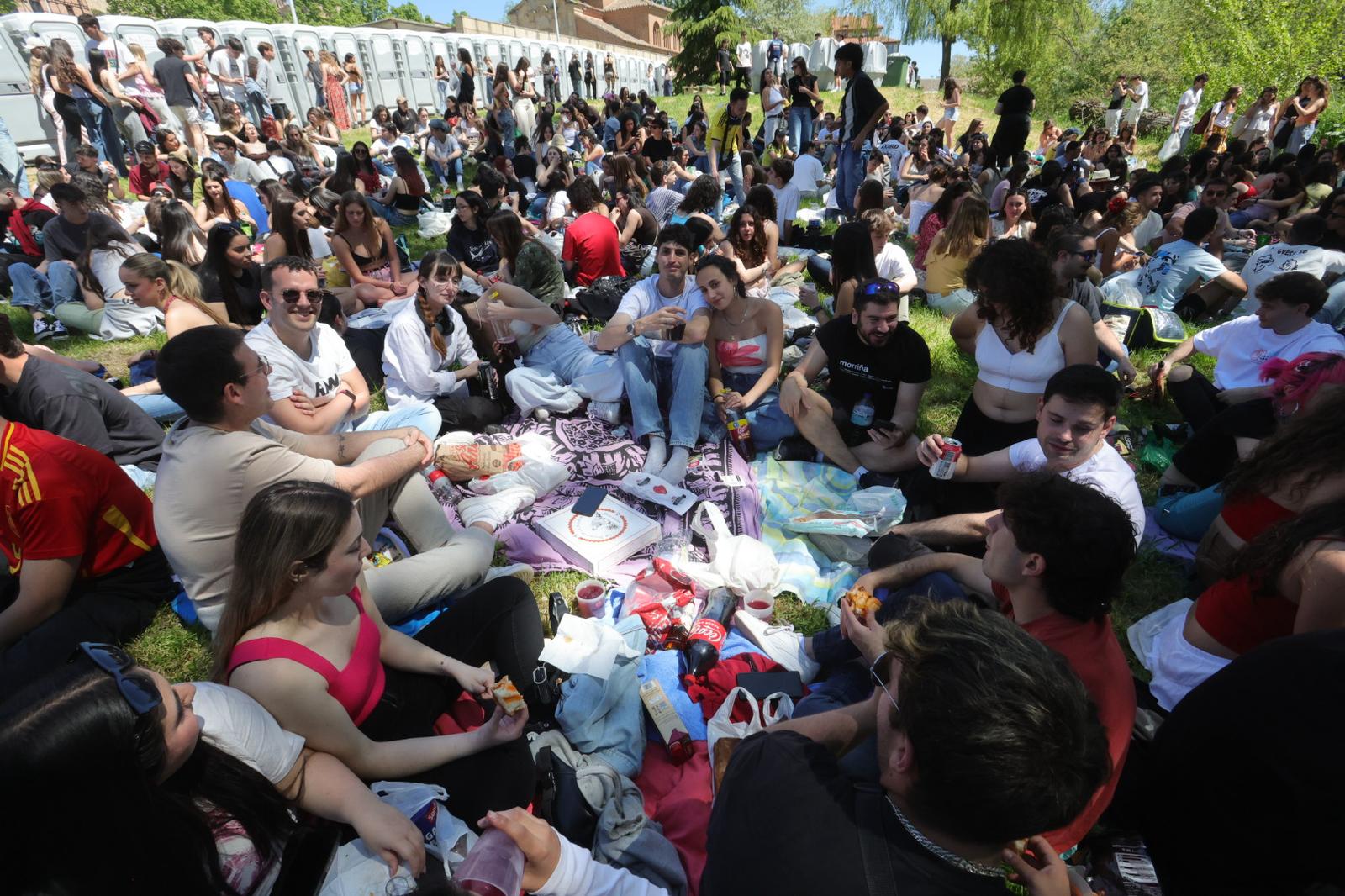 Las imágenes de un Lunes de Aguas para el recuerdo con un apagón nacional