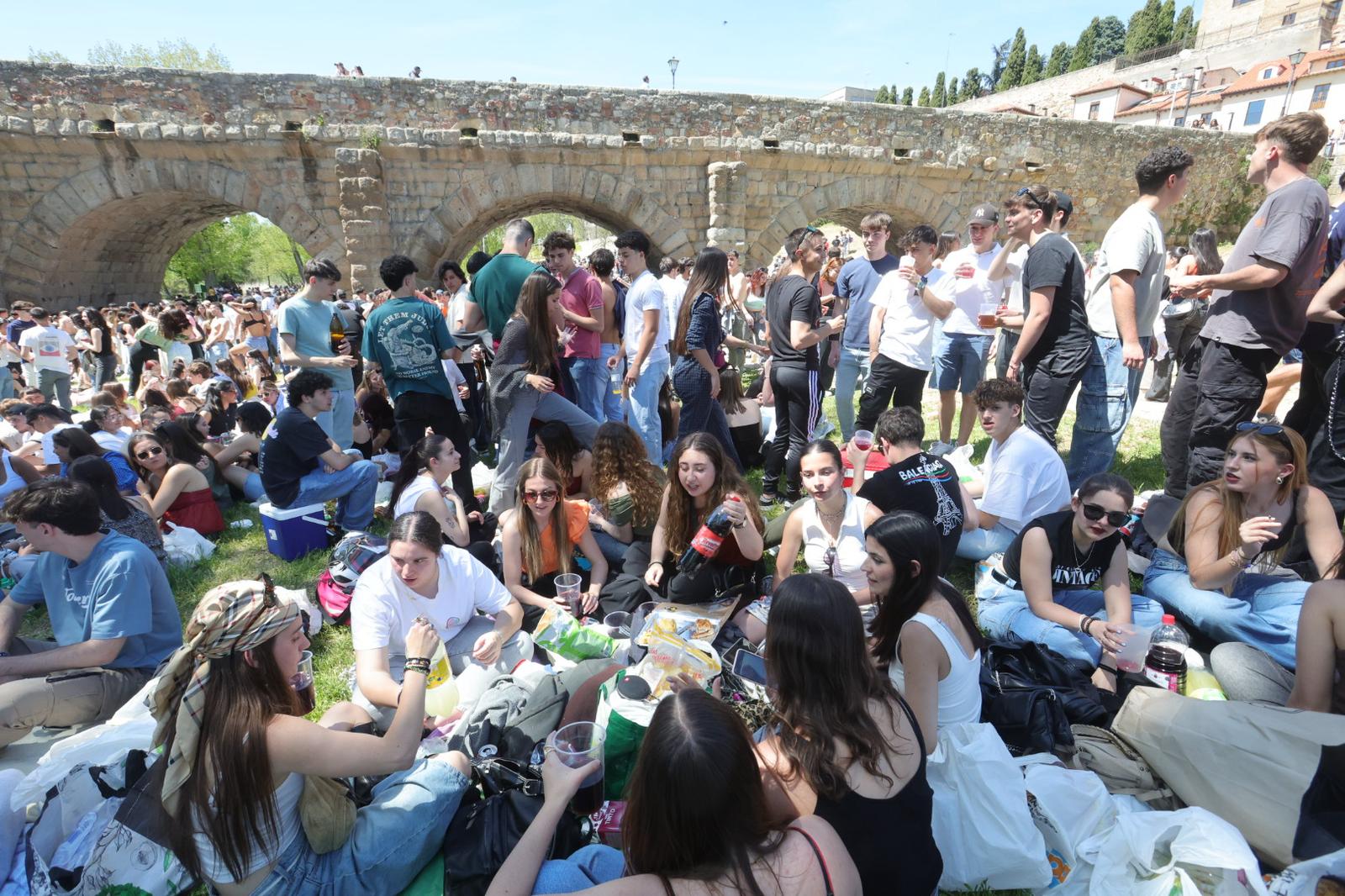 Las imágenes de un Lunes de Aguas para el recuerdo con un apagón nacional