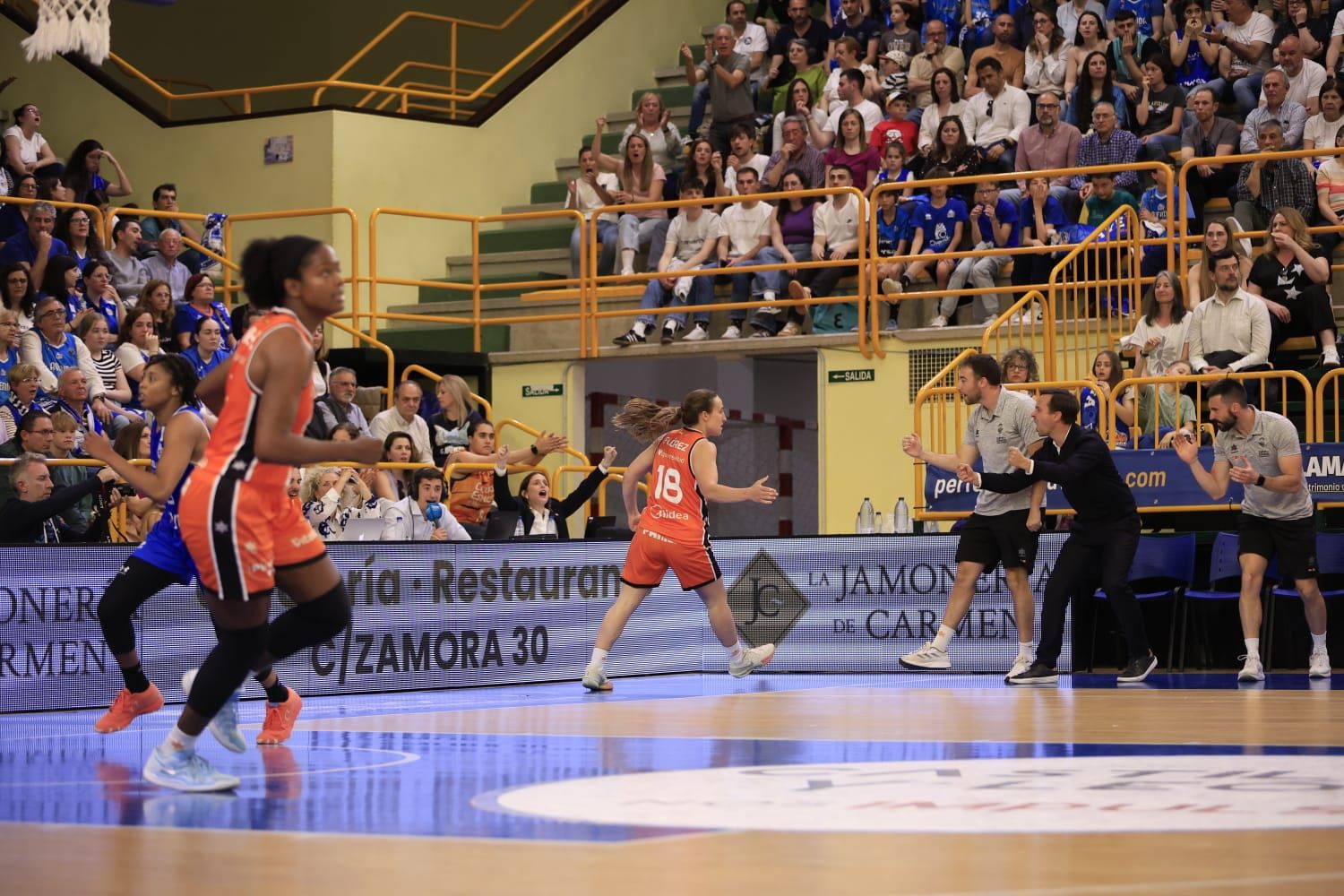 Lleno absoluto en Würzburg para el primer Avenida-Valencia de semifinales