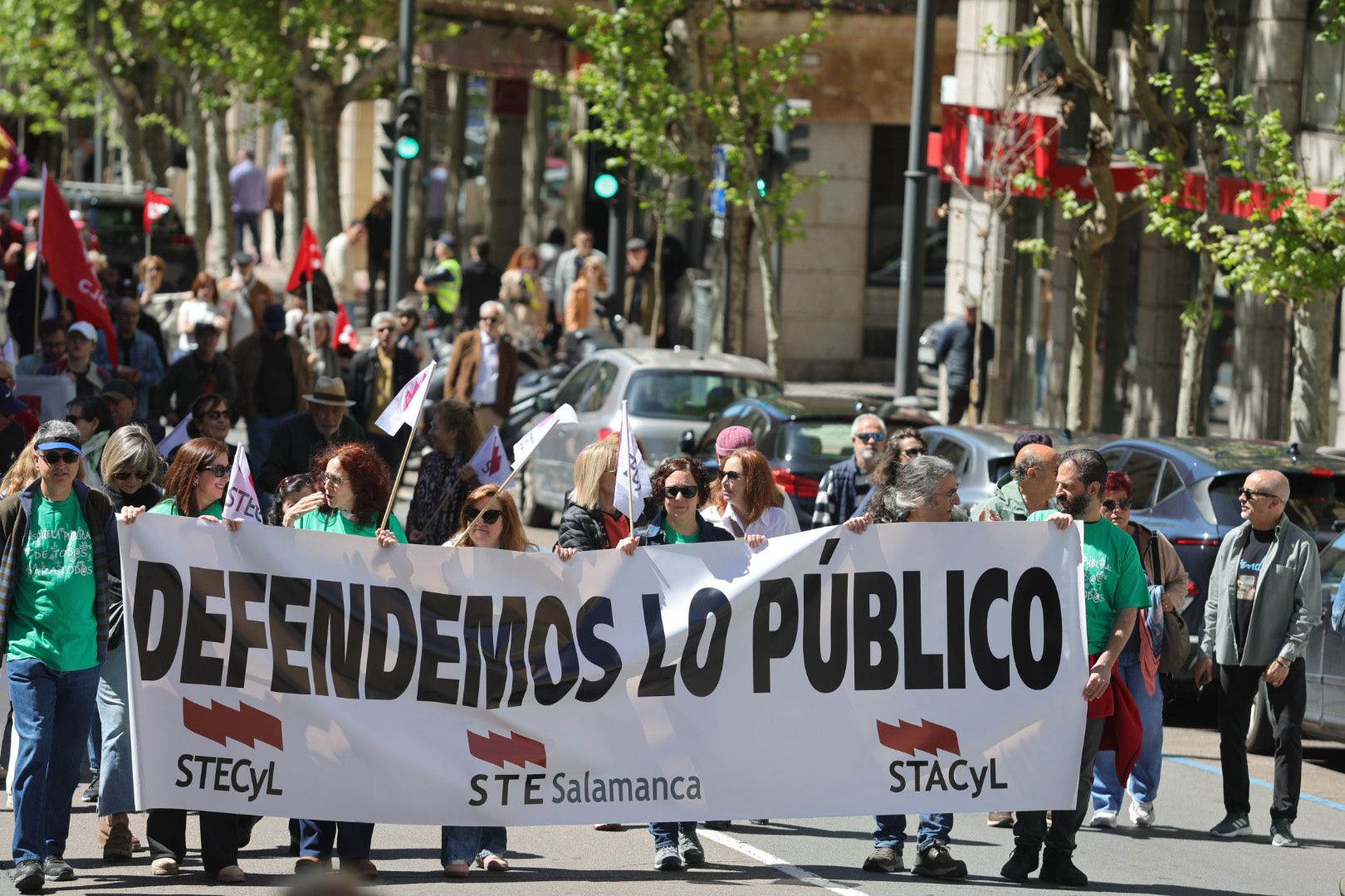 2.500 personas claman en Salamanca por los derechos de los trabajadores