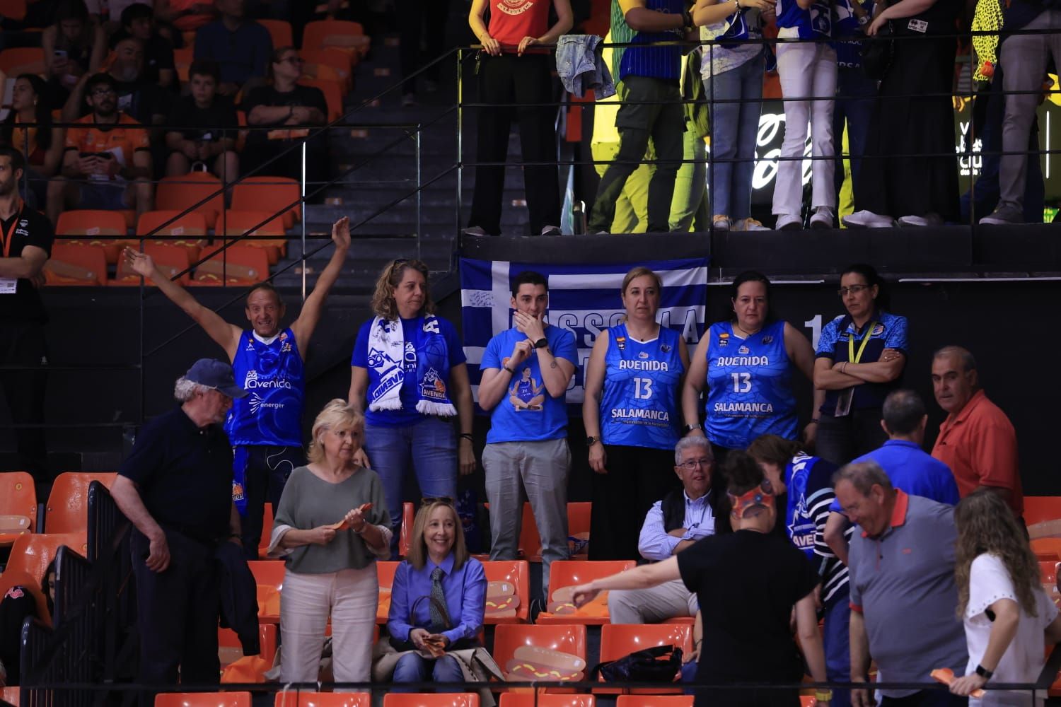 En imágenes la derrota de Perfumerías Avenida frente a Valencia Basket