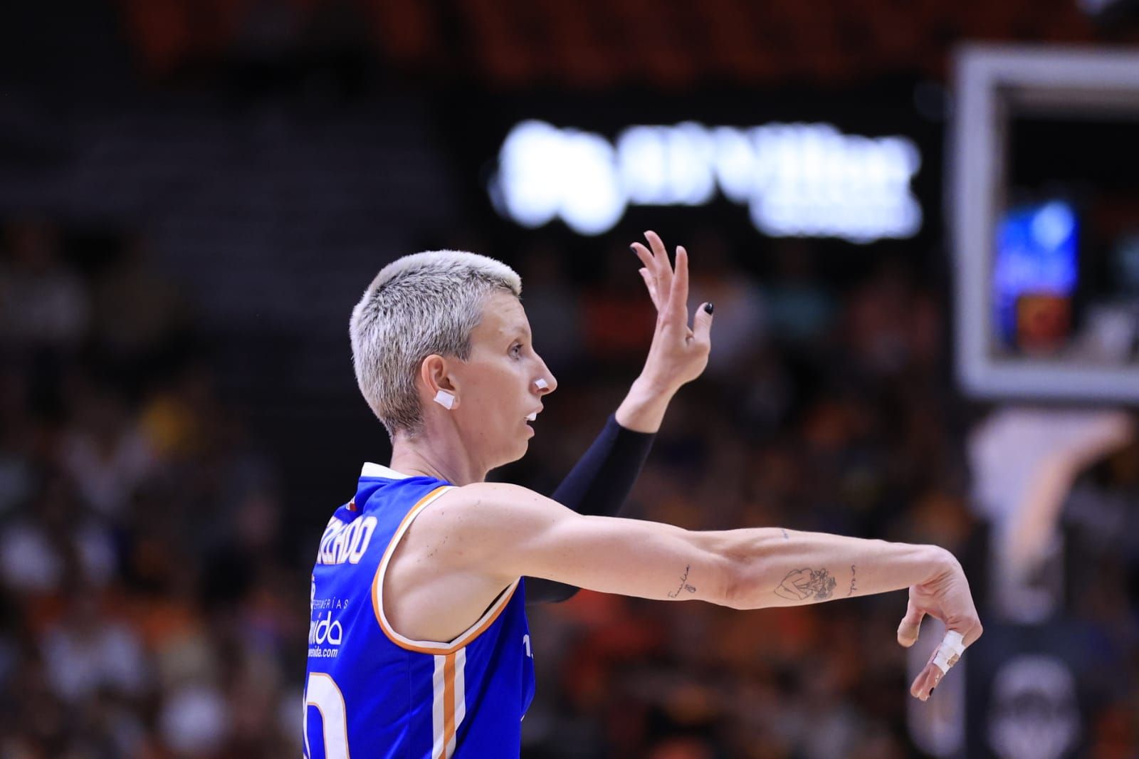 En imágenes la derrota de Perfumerías Avenida frente a Valencia Basket