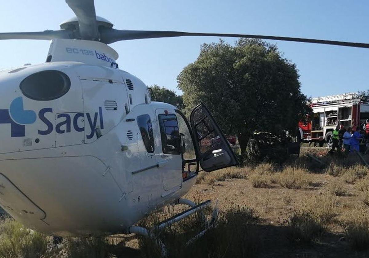 Helicóptero del Sacyl en una intervención en una imagen de archivo.