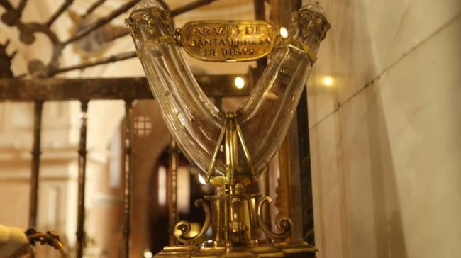¿Qué parte del cuerpo de Santa Teresa fue enviada al Vaticano?