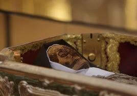 Exposición de Santa Teresa en Alba de Tormes para su veneración.