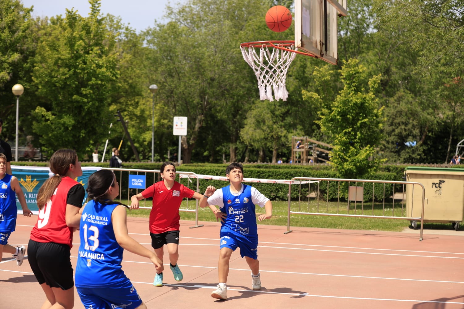 Día del Minibasket en Salamanca: once horas entre canastas
