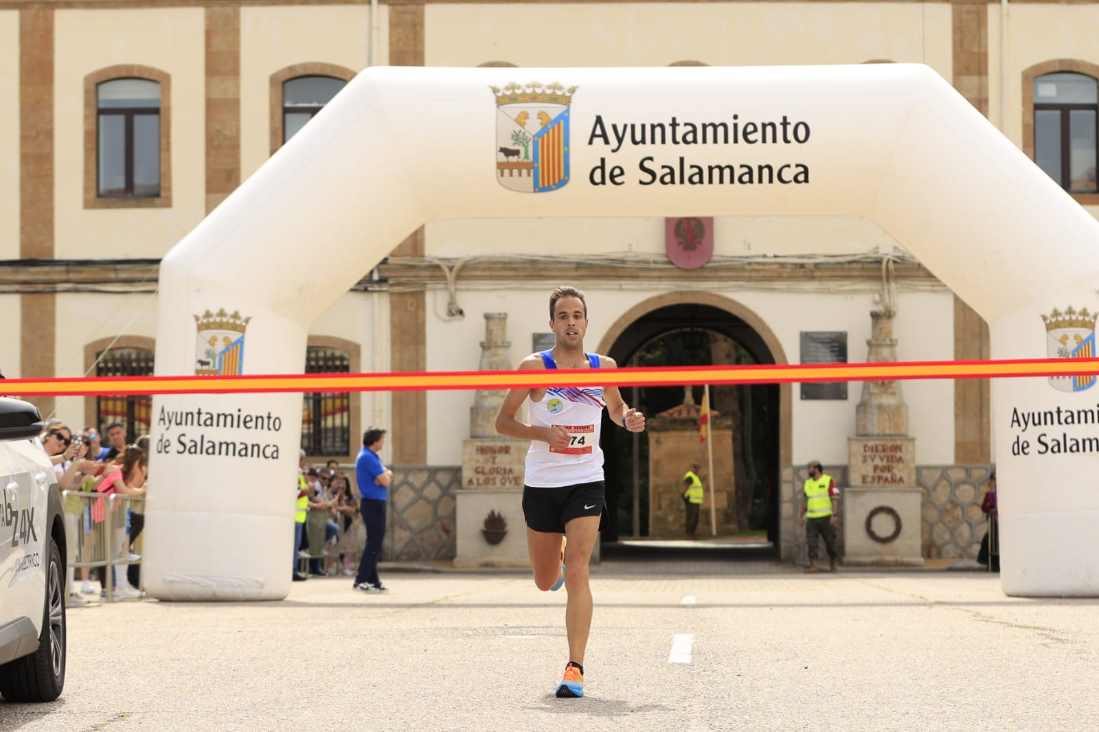 La XIII Carrera Cívico-Militar &#039;San Fernando&#039; de Salamanca, en imágenes
