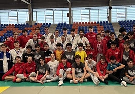 Participantes y seguidores del Judo Club Doryoku.