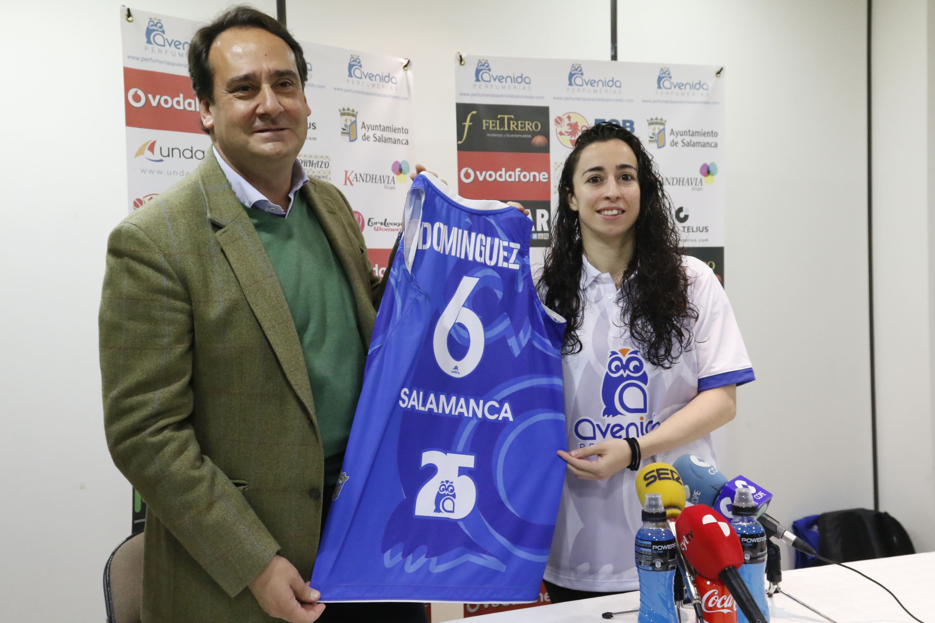 La carrera de Silvia Domínguez, en imágenes