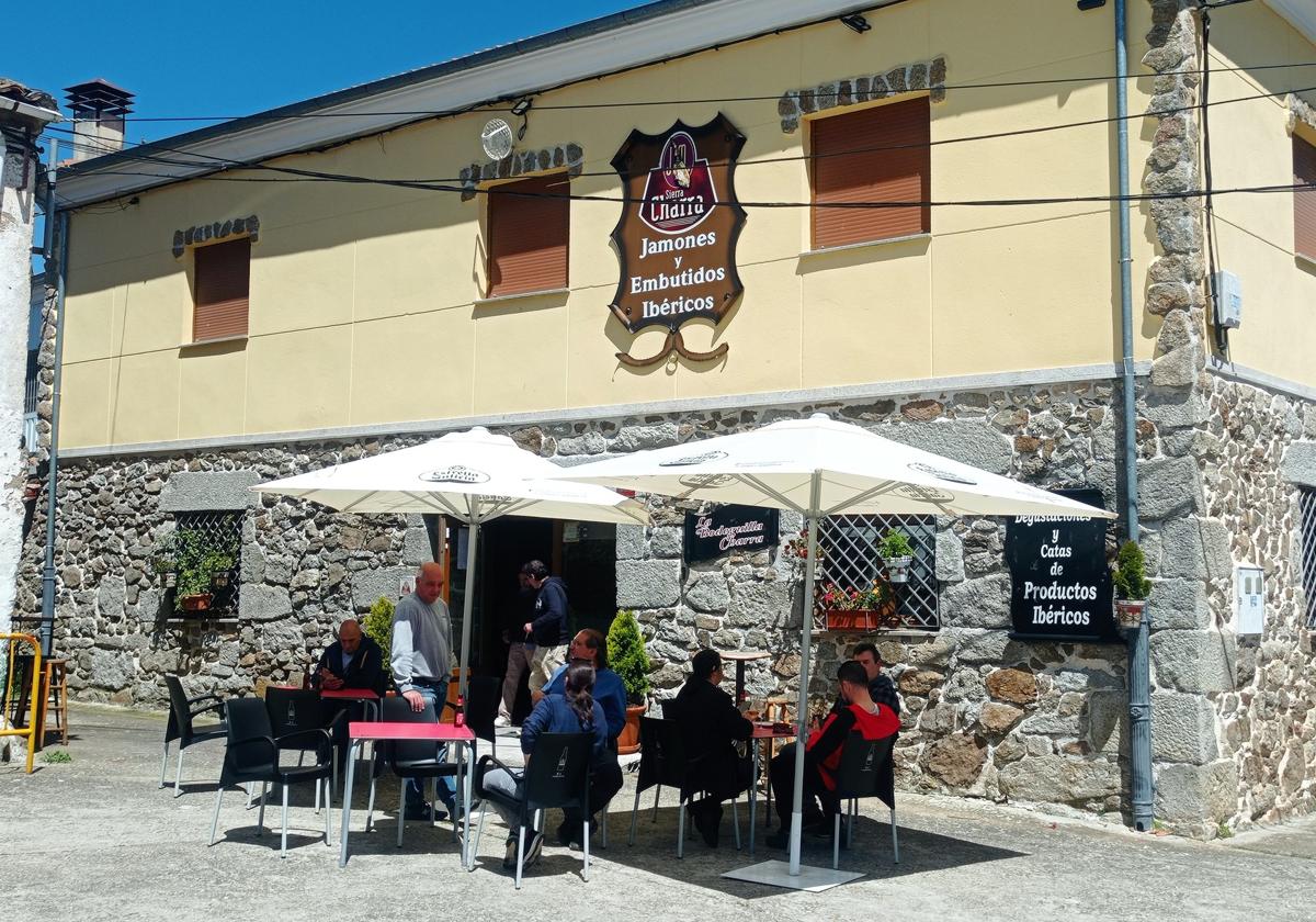 La fábrica, tienda y mesón de Vallejera de Riofrío.
