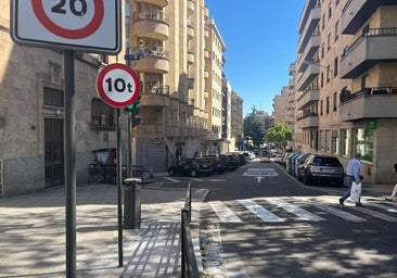 La multa por destrozar de una patada una señal de tráfico en pleno centro de Salamanca