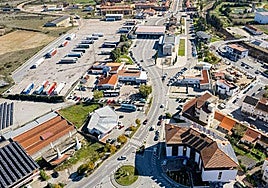 La terminal TIR, a la izquierda, junto a la antigua frontera de Fuentes de Oñoro.
