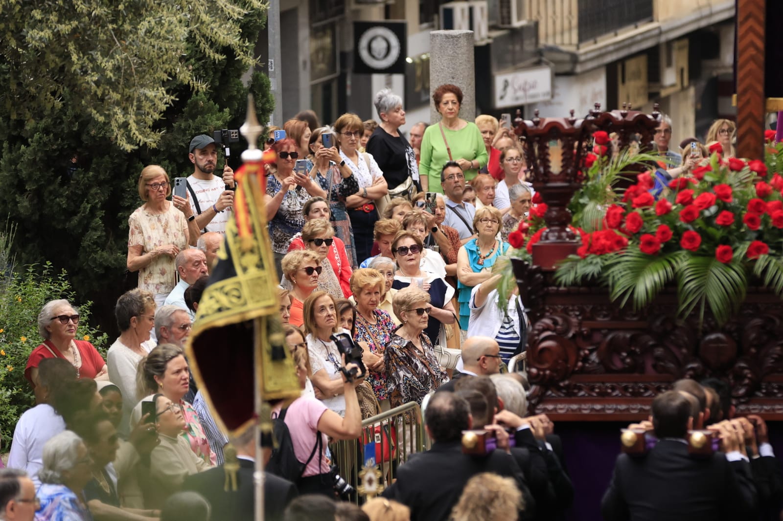 La procesión del Cristo de los Milagros, en imágenes