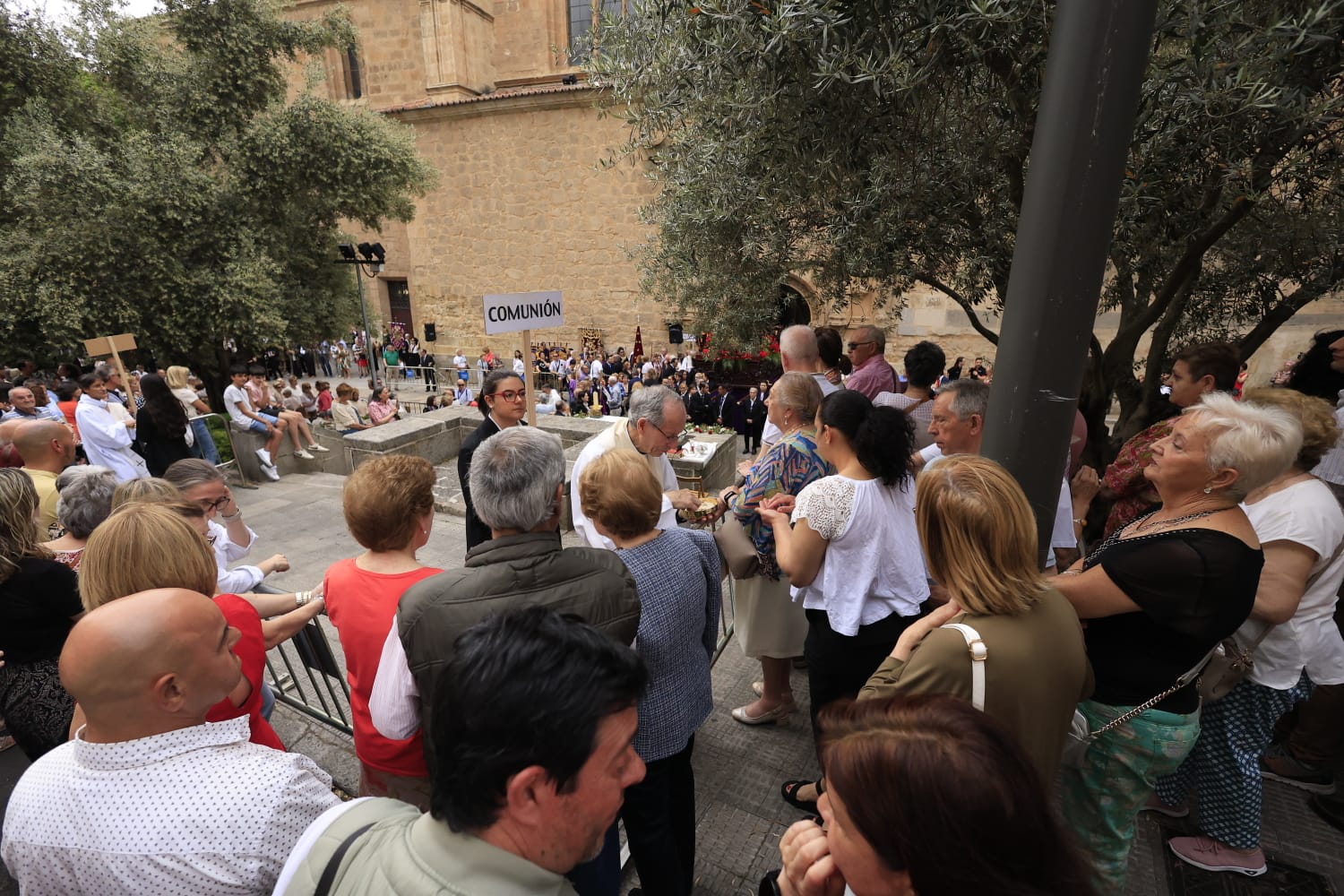 La procesión del Cristo de los Milagros, en imágenes