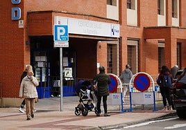 Entrada al Centro de Salud La Alamedilla.