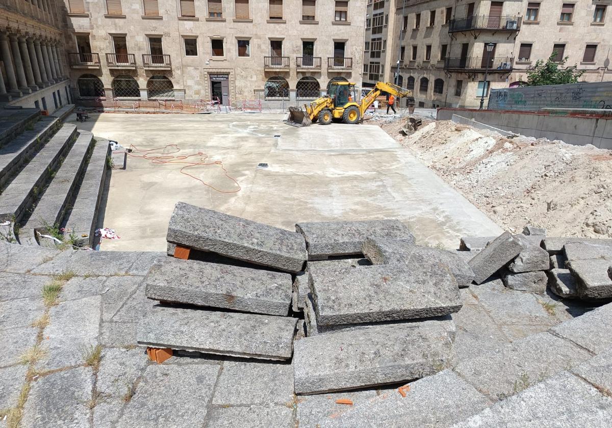 La histórica plaza de Salamanca excavada hasta los cimientos que ya vislumbra su nuevo jardín