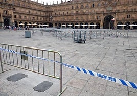 La Plaza Mayor de Salamanca se prepara con antelación para su estreno mundial por San Juan de Sahagún