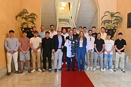 El Ayuntamiento reconoce el éxito logrado por el Juvenil A de Unionistas