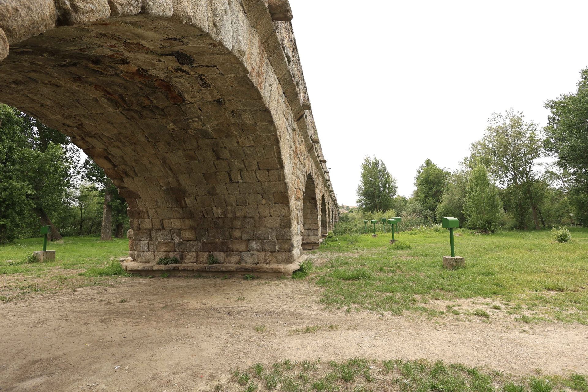 Los daños del Puente Romano de Salamanca que sobrevive a 2.000 años sobre el Tormes