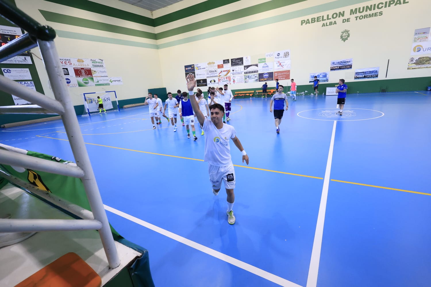 Fiesta del fútbol sala en Salamanca: el Albense se marcha a Navarra al grito de &#039;sí se puede&#039;