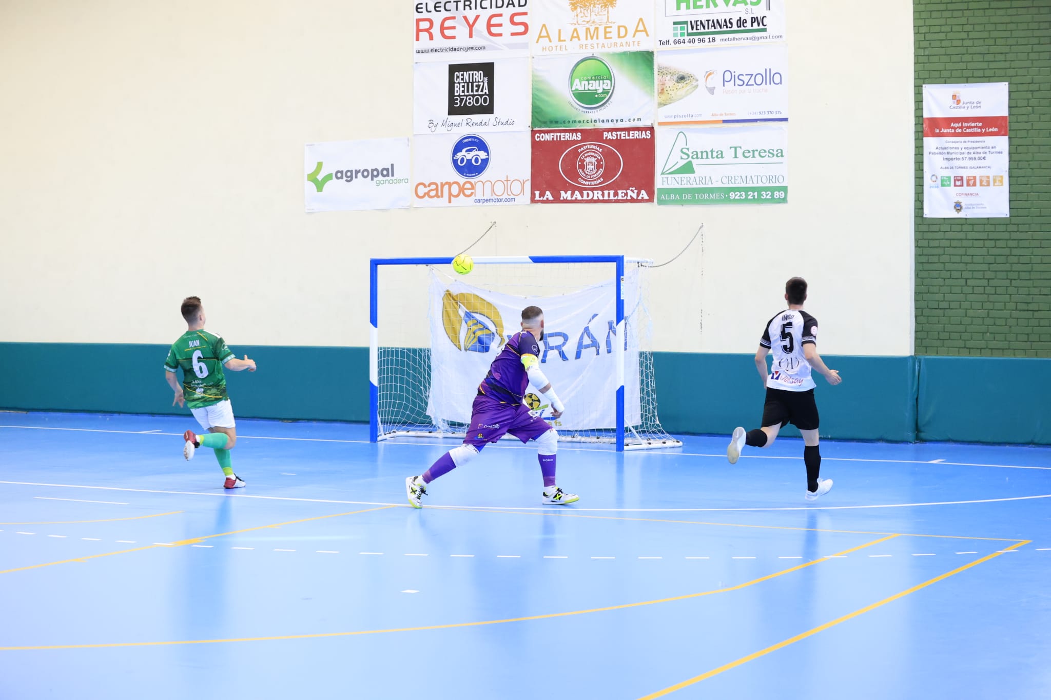 Fiesta del fútbol sala en Salamanca: el Albense se marcha a Navarra al grito de &#039;sí se puede&#039;